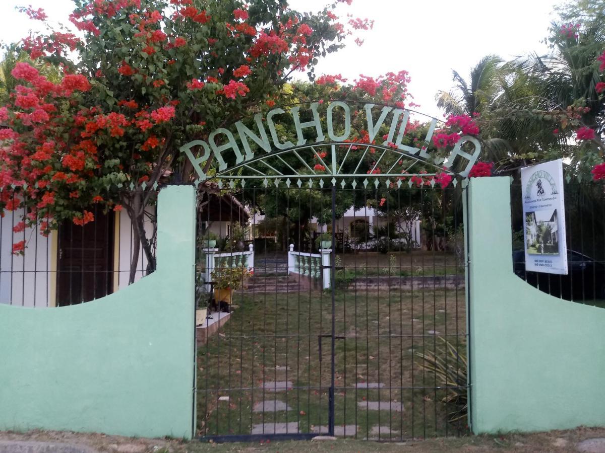 Residencia Pancho Villa Canoa Quebrada Exterior photo